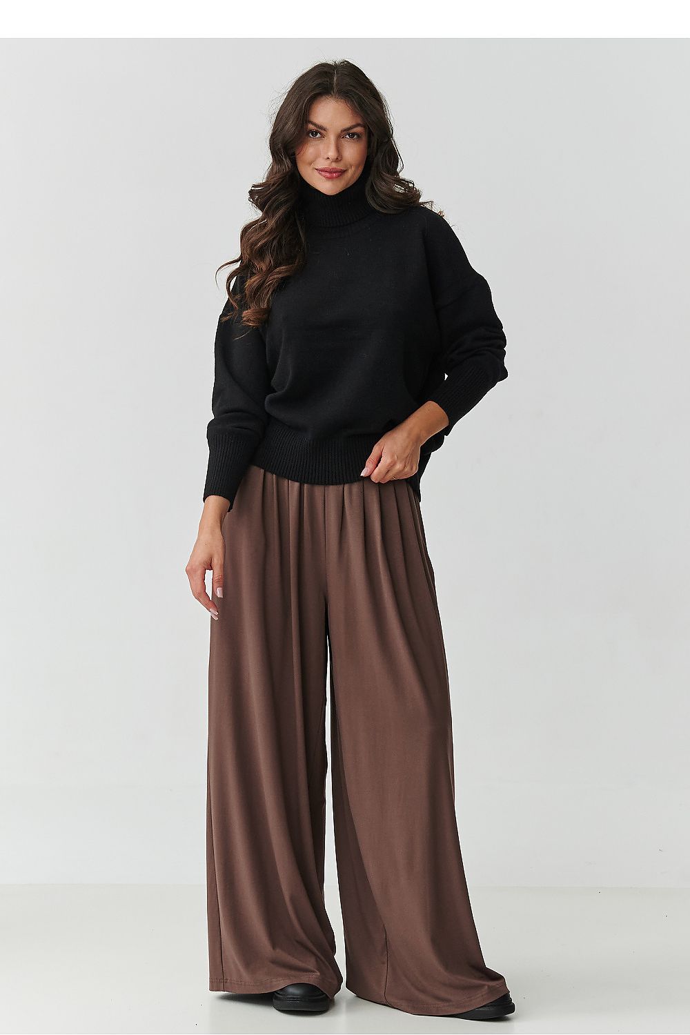 Rollkragenpullover model 217395 Makadamia